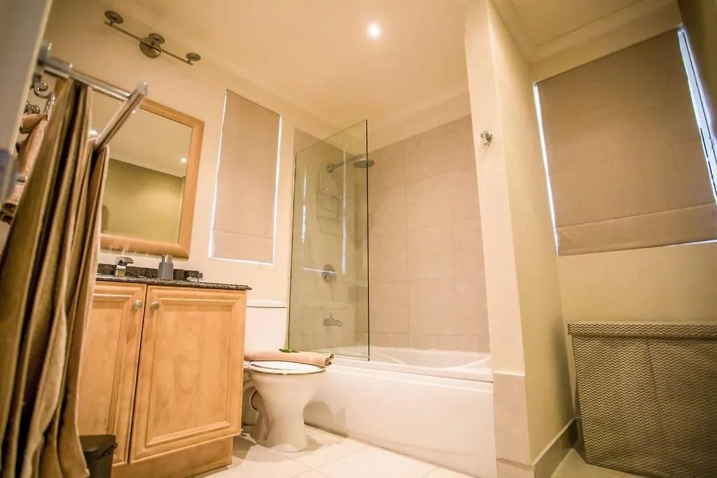 Designer Penthouse - Stunning Property With Amazing Views Saint James Apartment